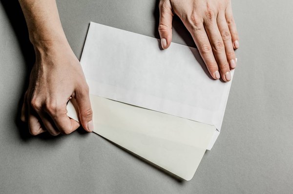 Les critères pour dénicher l'enveloppe postale idéale